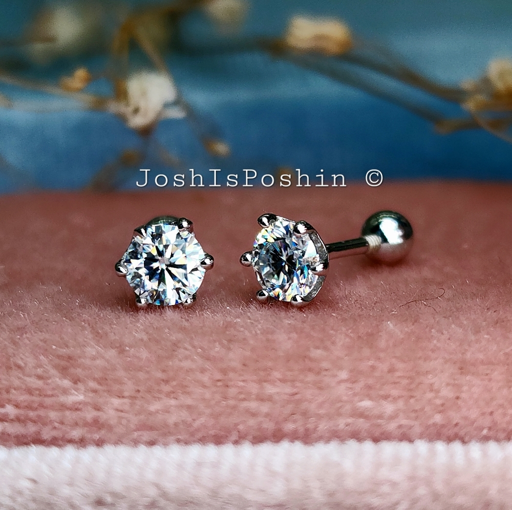 1 CT. T.W. Moissanite screw back stud earrings in 925 silver